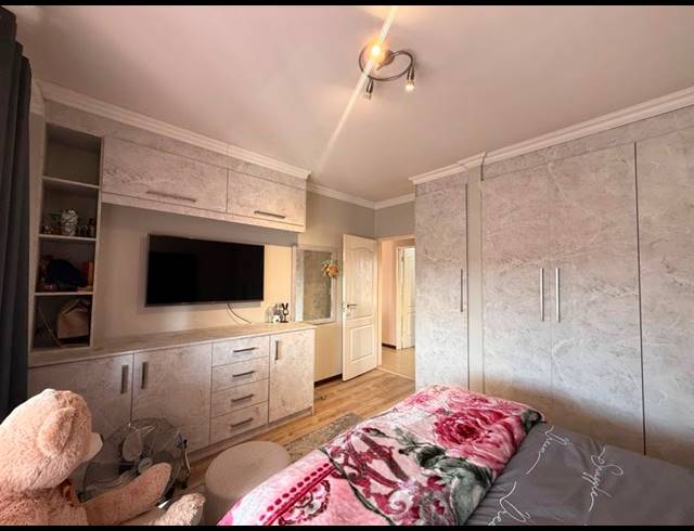 3 BEDROOM APARTMENT FOR SALE IN BARBEQUE DOWNS
